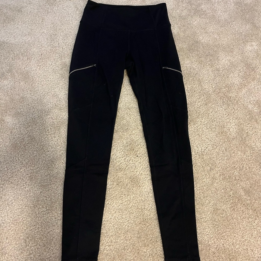 Athleta black leggings size small with zipper detail